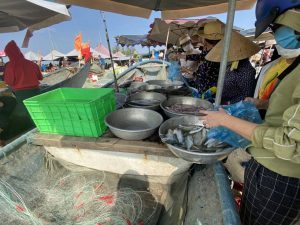 chợ hải sản hồ tràm
